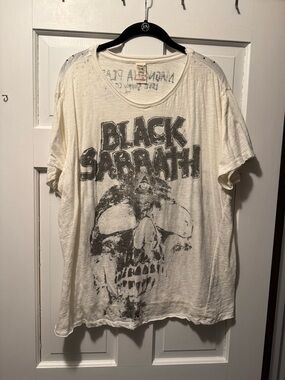 Magnolia Pearl Cream Graphic 'Black Sabbath' Short Sleeve Tee